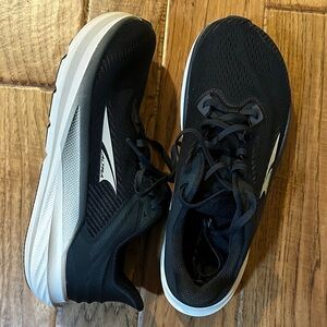 Altra Torin 8 Black and White Athletic Sneakers *New without tags*